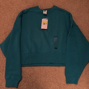 Nike Oversized Crewneck Sweatshirt
size small
Beautiful teal color
New with tags